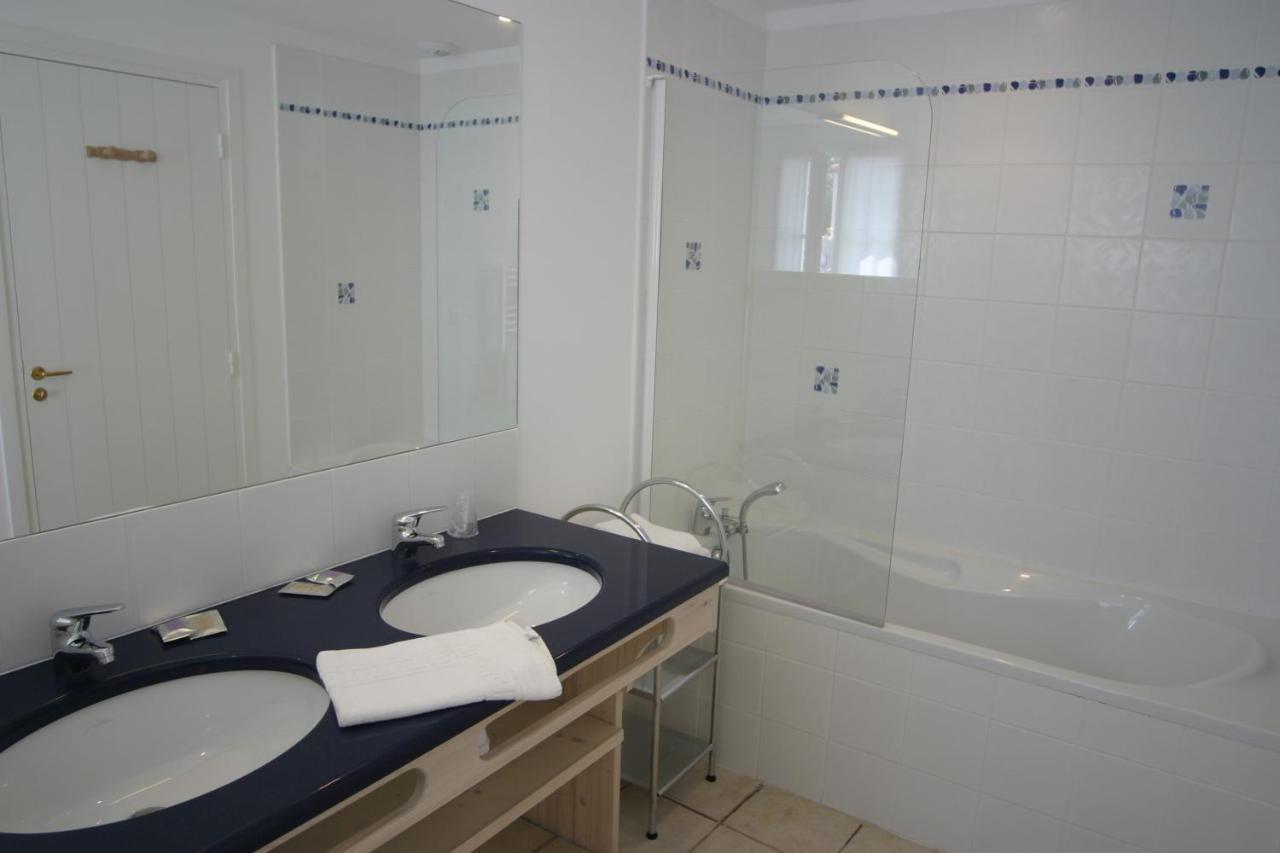 Hotel La Galiote En Re 라플로트 객실 사진